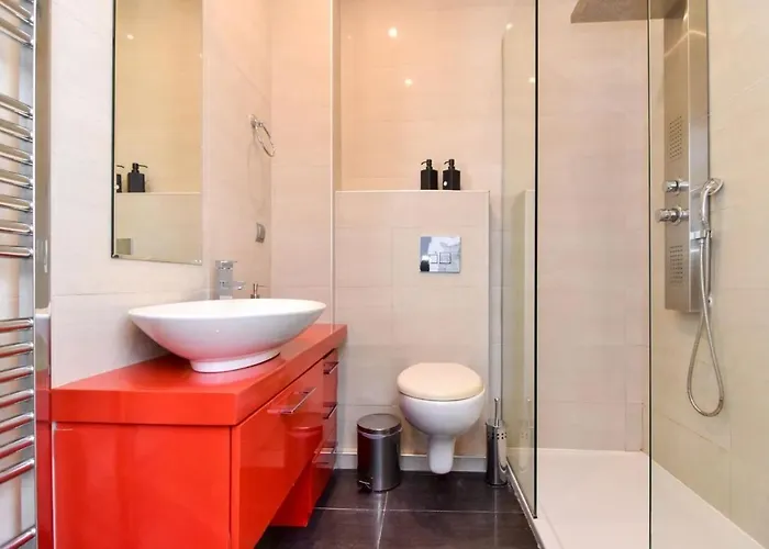 Excellent Luxuriously Renovated Apartment Larissa